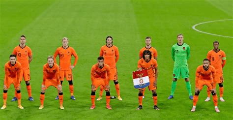 hoe laat nederlands elftal